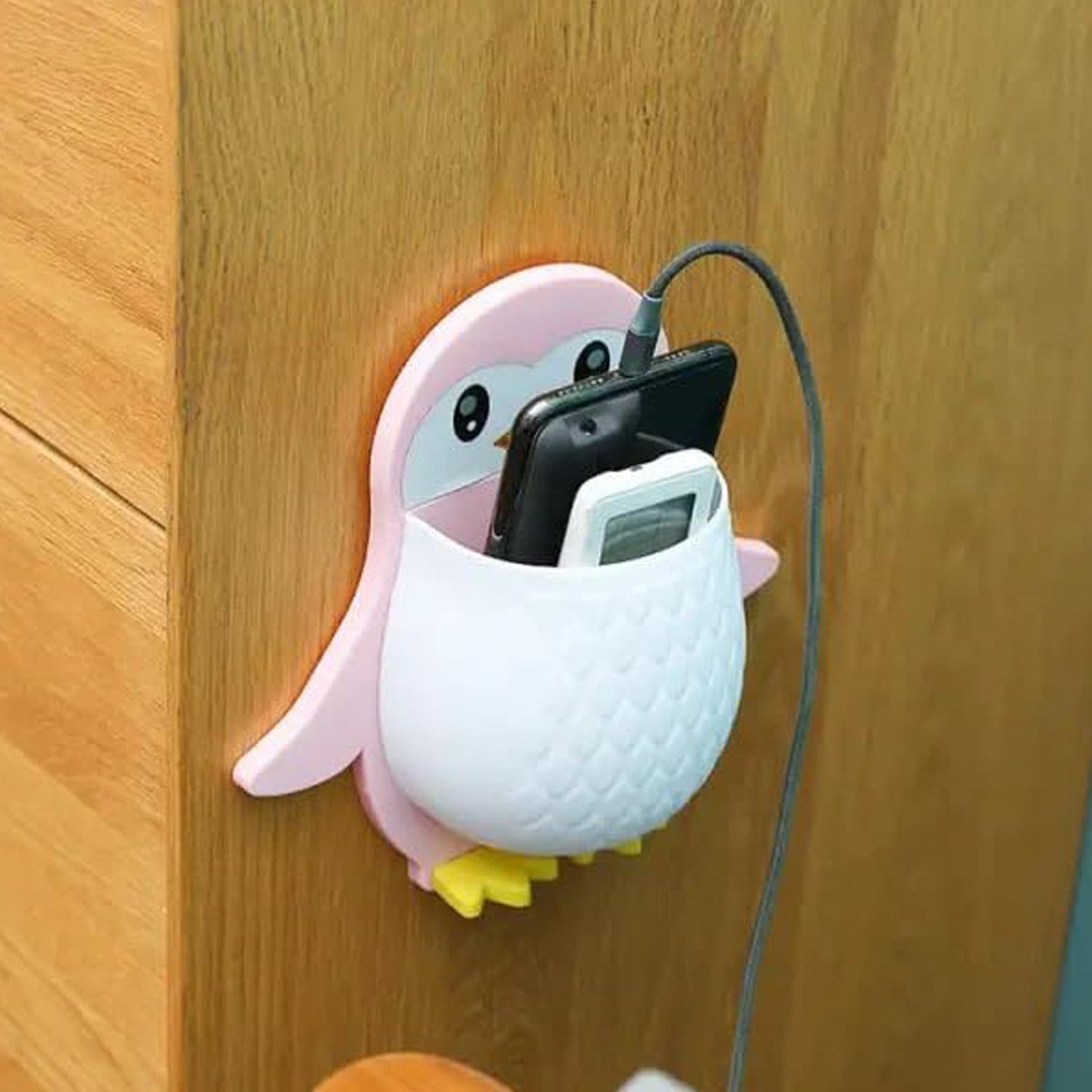 Universal controller and pen holder with matte finish
