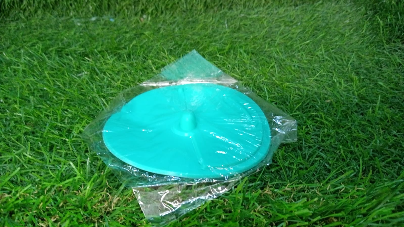 Round rubber drain cover, anti-odor, for effective water drainage and odor control. round drain cover, rubber drain plug, anti-odor drain cover, hair catcher for shower, silicone sink filter, kitchen sink strainer, bathroom floor filter